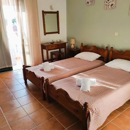 Aris Seaside Issos Apartman *